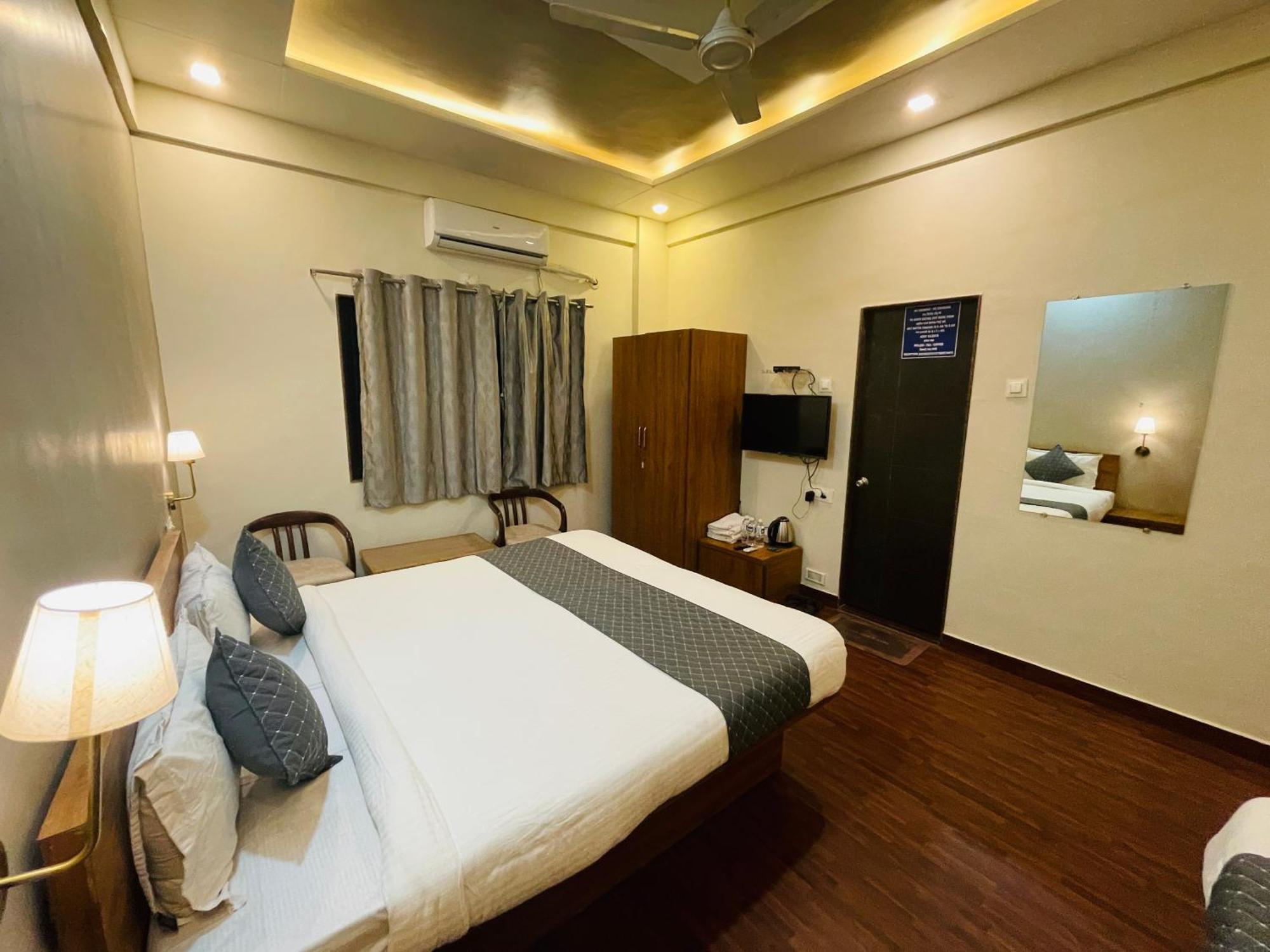 Hotel Sp Majestic Pandharpur Ngoại thất bức ảnh