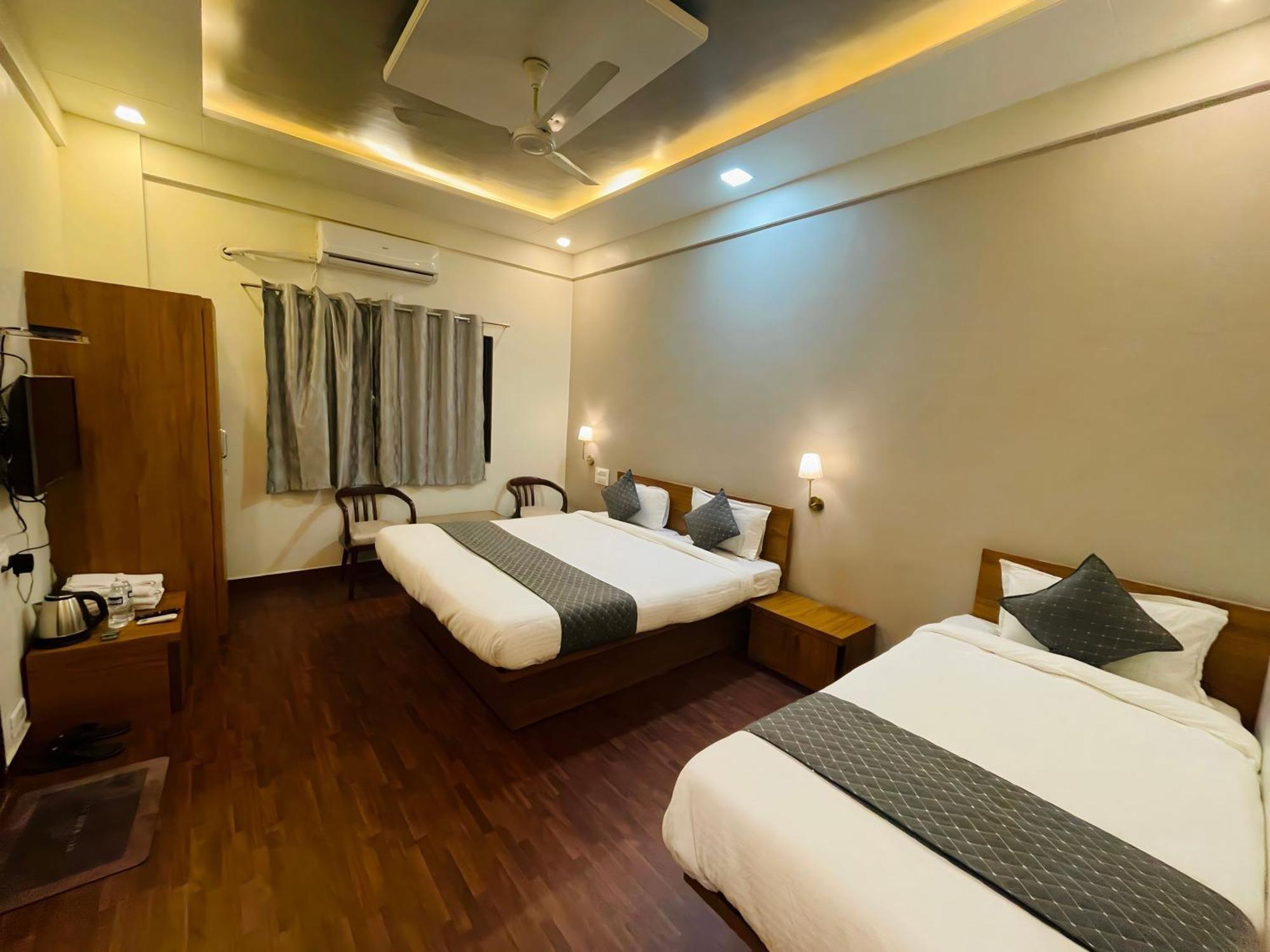 Hotel Sp Majestic Pandharpur Ngoại thất bức ảnh